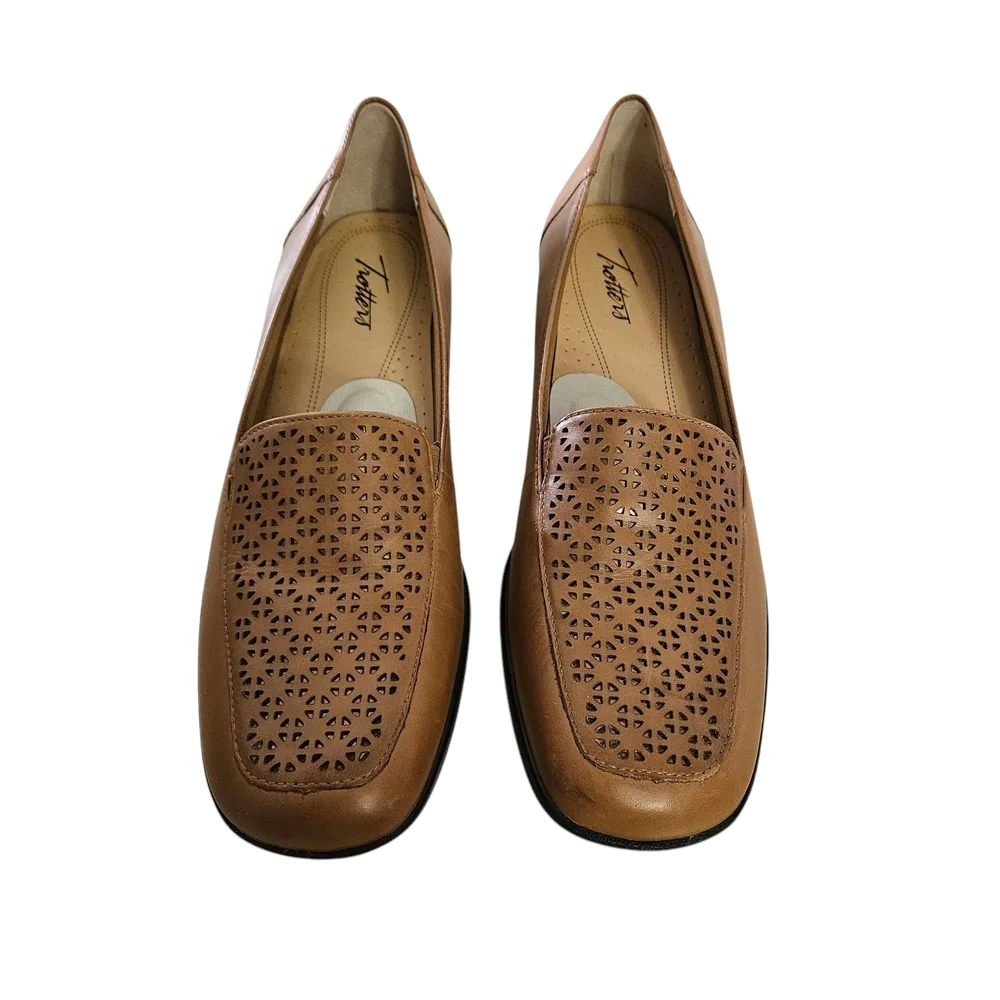 Trotters Jenn Laser Loafers Women's Size 12N EUC